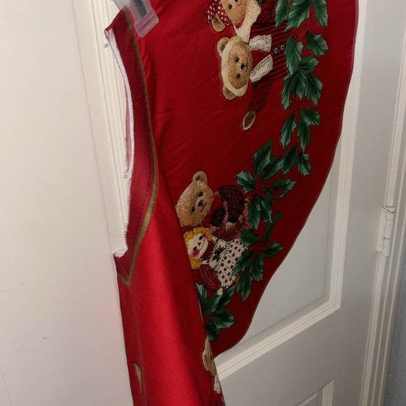 NWOT Hand crafted made Christmas tree skirt from pattern ~21” x 9” x42” half - Picture 2 of 10